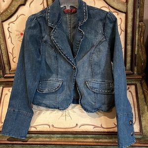 Ladies Blue Jean Jacket by Hotkiss. Lg. Top stitching. Wide cuff with 2 buttons